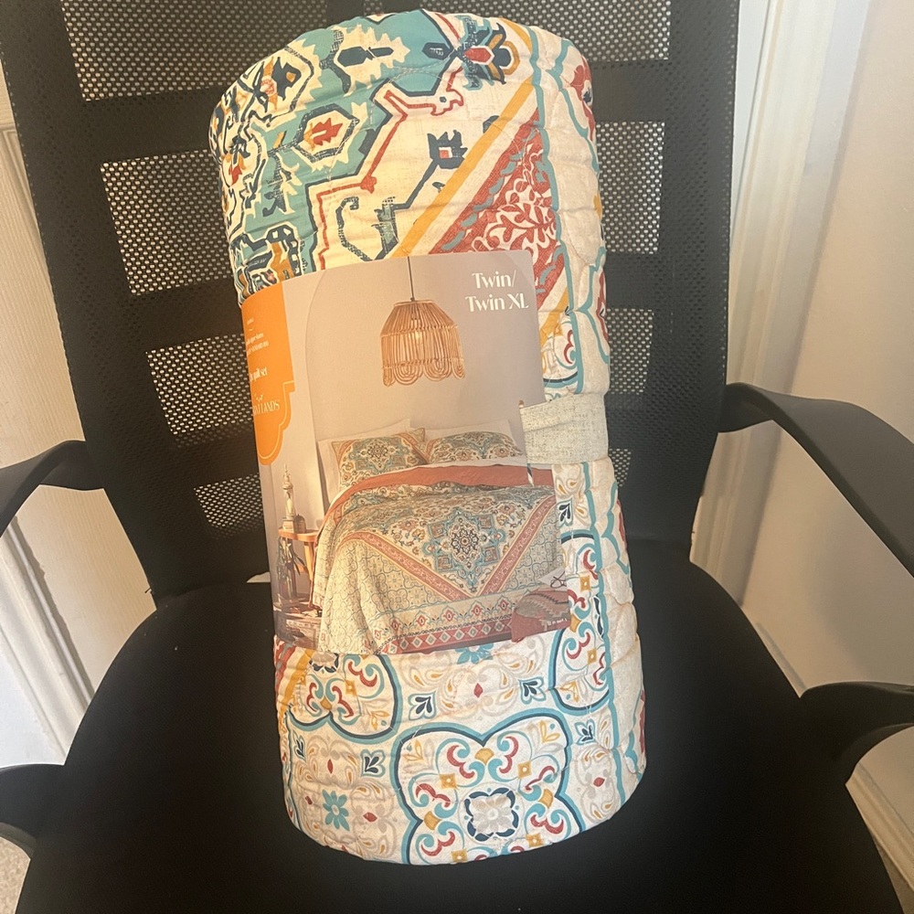 Second One of two AVAILABLE! Twin X/XL quilt set, Distant Lands - Picture 4 of 6